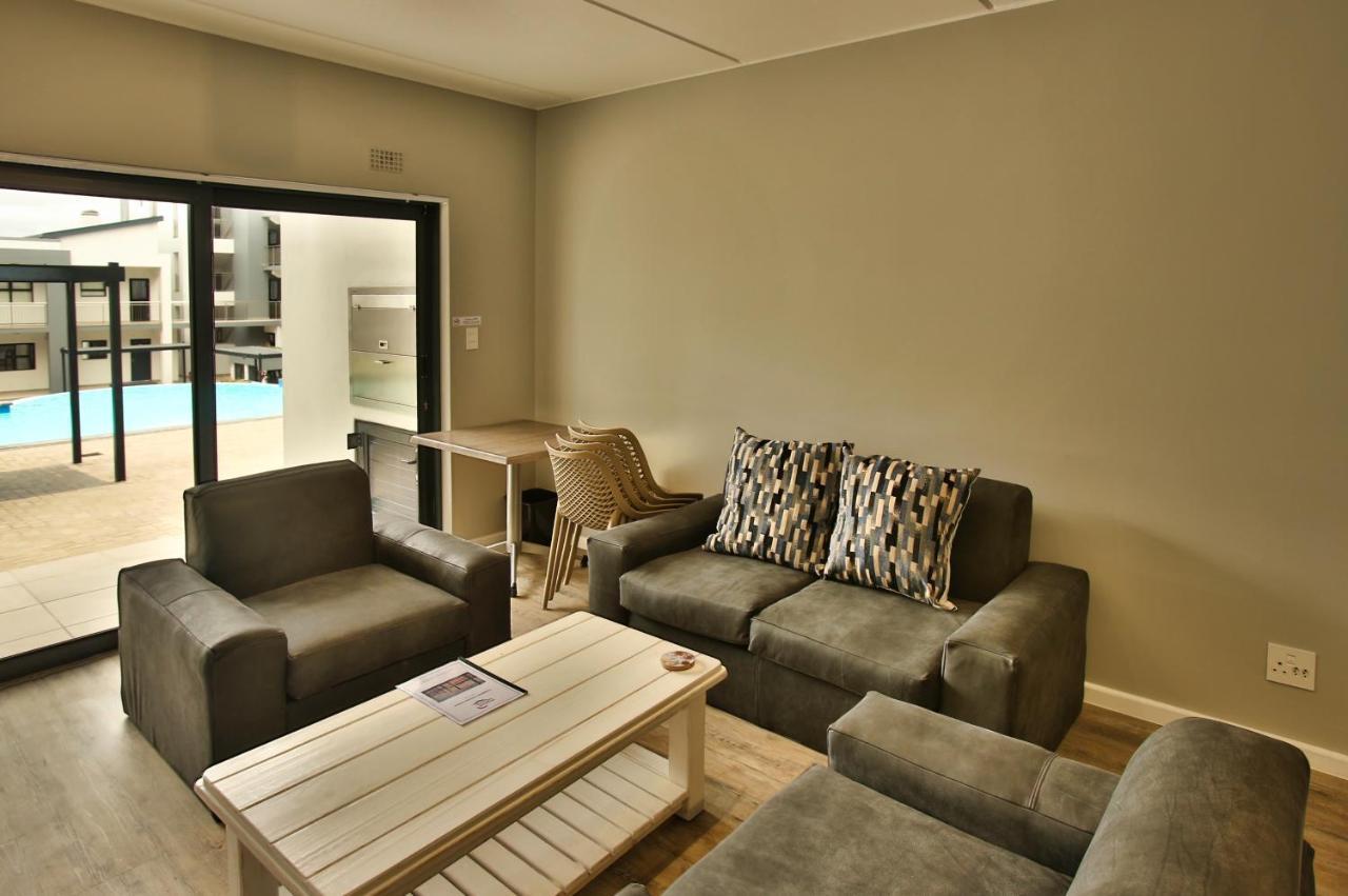 Nivica Lifestyle Living 18 *